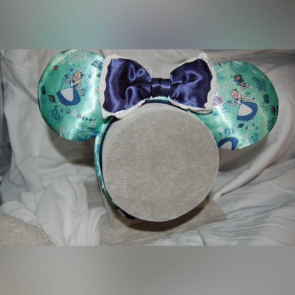 Alice in Wonderland Minnie Ears